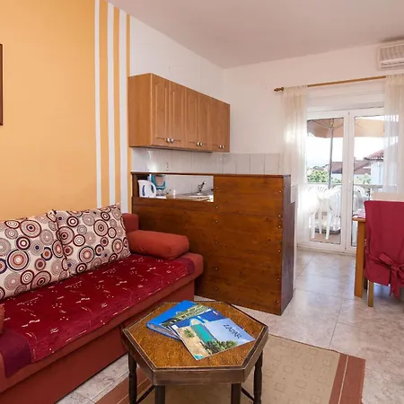 Appartement Ruhiges Mit Terrasse In Strandnaehe