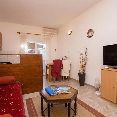 Appartement Ruhiges Mit Terrasse In Strandnaehe *